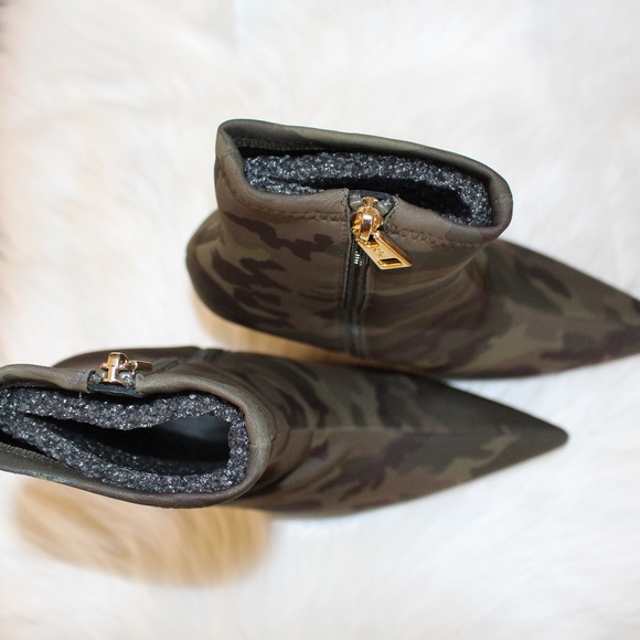 Good American, Ankle Camo Neoprene Sock Booties - Picture 4 of 9